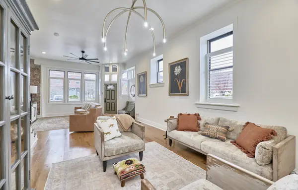 3461 Utah St, St Louis, MO 63118-2726