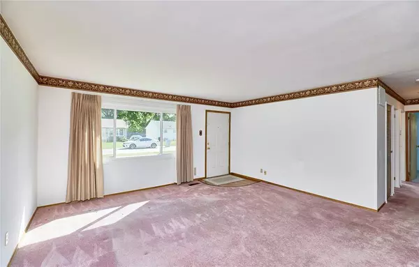 4622 Heege RD, St Louis, MO 63123