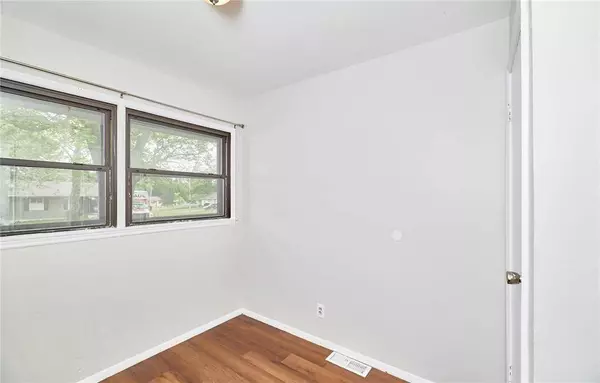 10359 Renfrew DR, St Louis, MO 63137