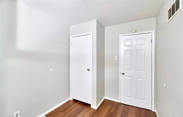 10359 Renfrew DR, St Louis, MO 63137