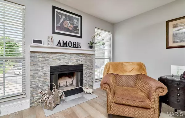 1549 Whispering Creek DR, Ballwin, MO 63021