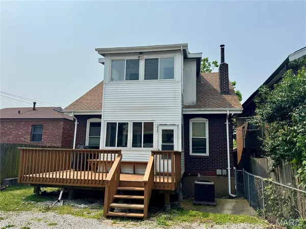 3905 Tholozan AVE, St Louis, MO 63116