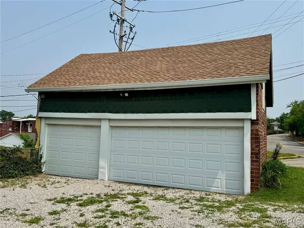 3905 Tholozan AVE, St Louis, MO 63116