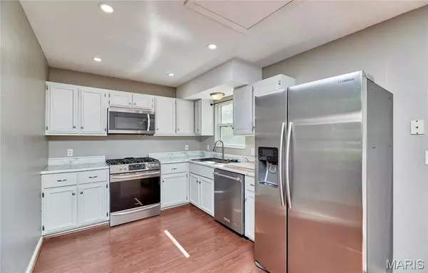 4016 Whitehall DR, Arnold, MO 63010