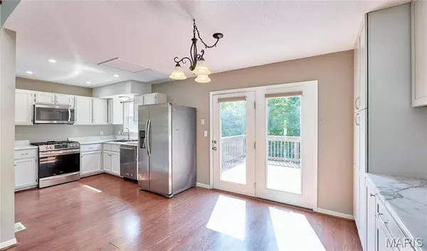 4016 Whitehall DR, Arnold, MO 63010