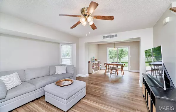 13 Deer Grove DR, St Peters, MO 63376