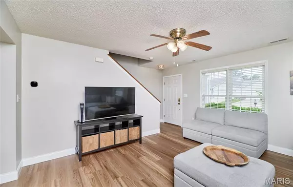 13 Deer Grove DR, St Peters, MO 63376