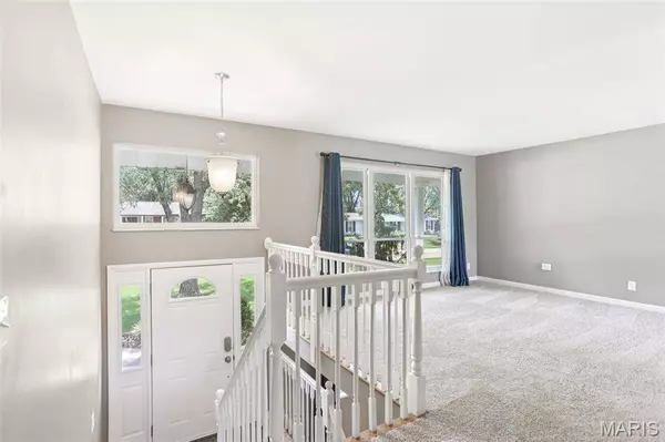 10637 Roxanna DR, St Louis, MO 63128