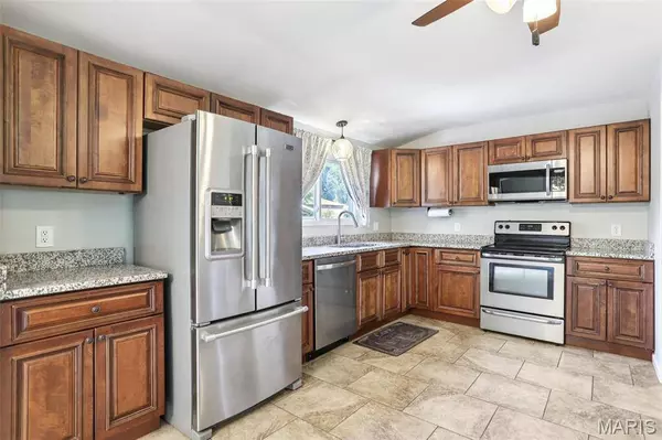 10637 Roxanna DR, St Louis, MO 63128