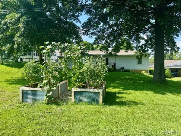 506 Oriole LN, Washington, MO 63090