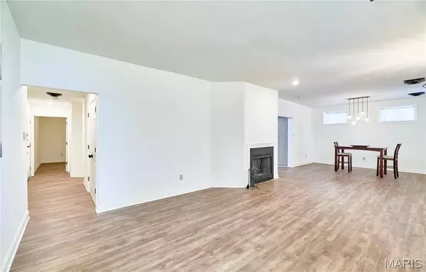 4256 Maryland AVE, St Louis, MO 63108