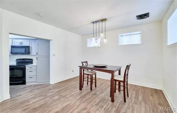 4256 Maryland AVE, St Louis, MO 63108