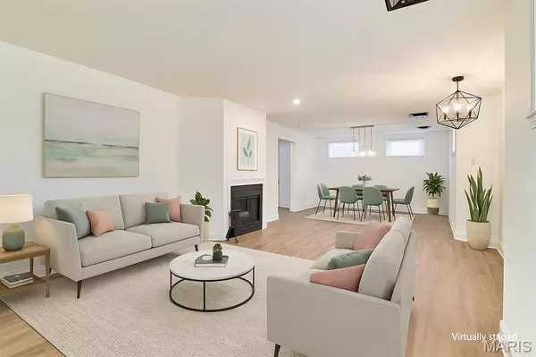 4256 Maryland AVE, St Louis, MO 63108