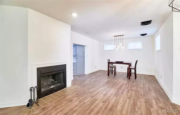 4256 Maryland AVE, St Louis, MO 63108