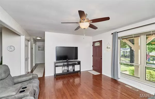 1101 Holgate DR, Manchester, MO 63021