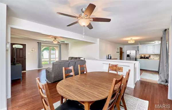 1101 Holgate DR, Manchester, MO 63021