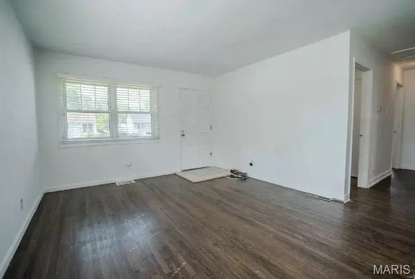 324 Shepley DR, Riverview, MO 63137