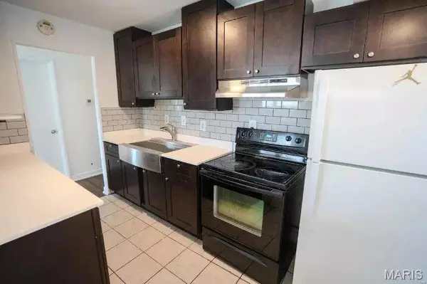 324 Shepley DR, Riverview, MO 63137