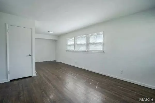 324 Shepley DR, Riverview, MO 63137