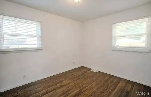 324 Shepley DR, Riverview, MO 63137