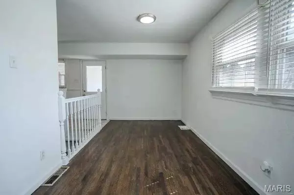 324 Shepley DR, Riverview, MO 63137