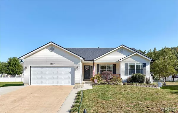 1909 Mid Summer DR, Imperial, MO 63052