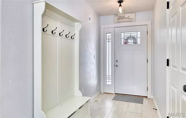 1909 Mid Summer DR, Imperial, MO 63052