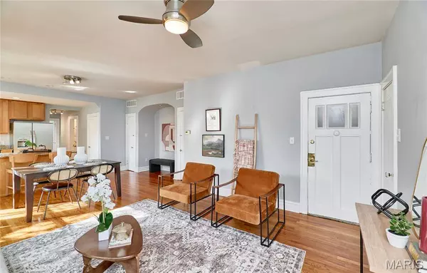 6308 S Rosebury AVE #3E, Clayton, MO 63105