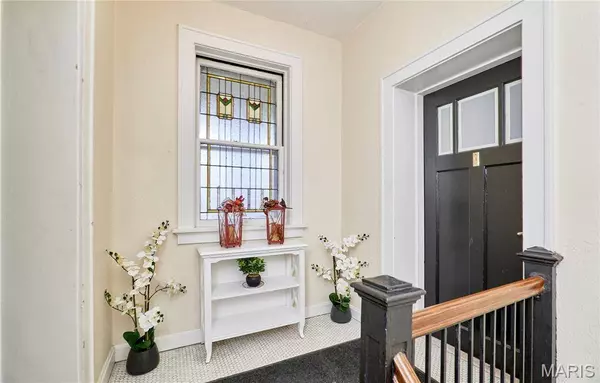 6308 S Rosebury AVE #3E, Clayton, MO 63105