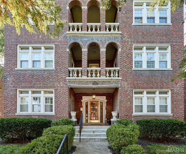 6308 S Rosebury AVE #3E, Clayton, MO 63105