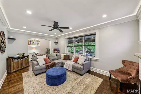 5454 Lisette AVE, St Louis, MO 63109