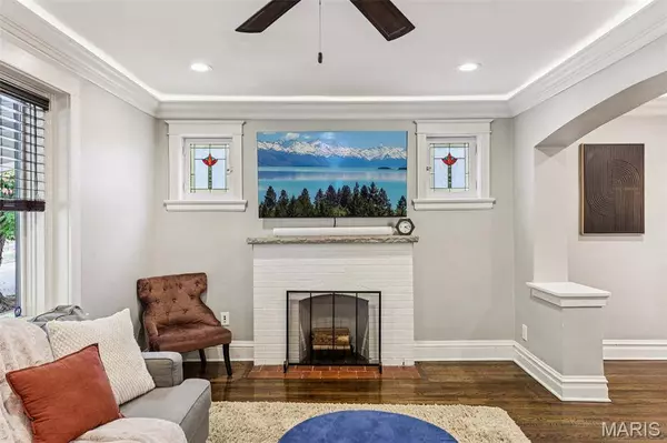 5454 Lisette AVE, St Louis, MO 63109