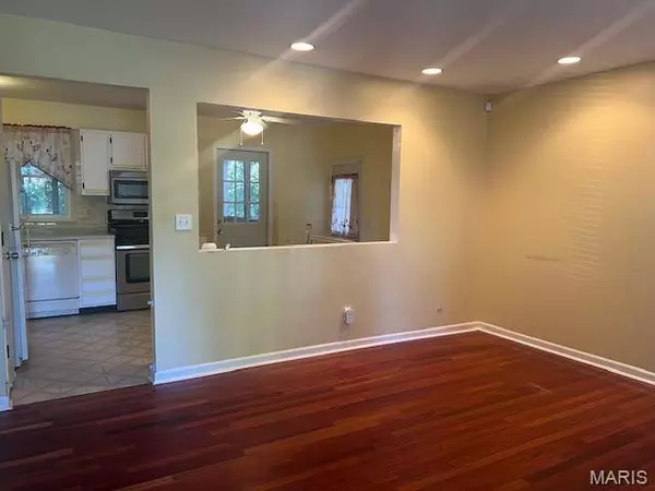 18 Cedar Trail CT, Fenton, MO 63026