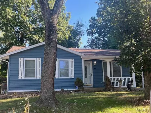 18 Cedar Trail CT, Fenton, MO 63026