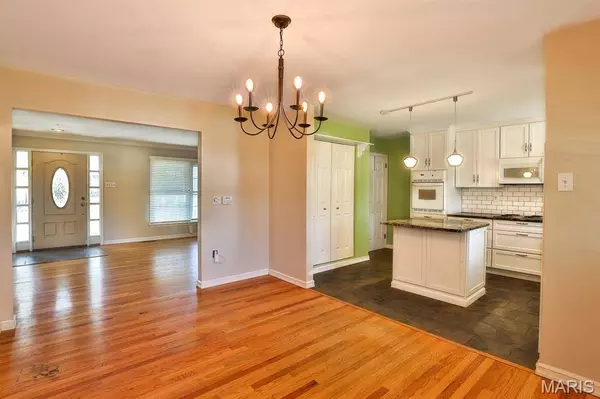 3809 Tahquitz DR, St Louis, MO 63125