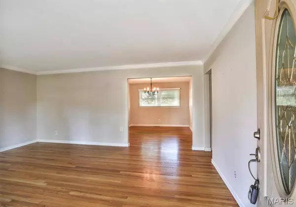 3809 Tahquitz DR, St Louis, MO 63125