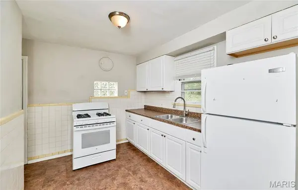 8370 Orchard AVE, University City, MO 63132