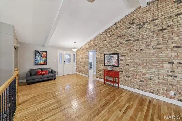 5414 Village Courtway LN, Mehlville, MO 63128