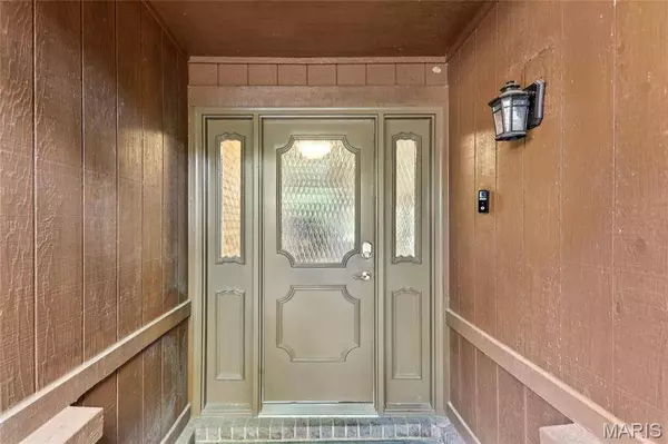 5414 Village Courtway LN, Mehlville, MO 63128