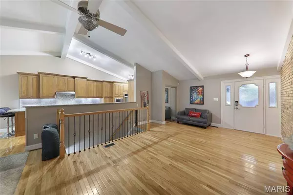 5414 Village Courtway LN, Mehlville, MO 63128