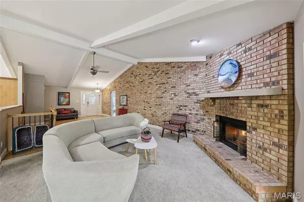 5414 Village Courtway LN, Mehlville, MO 63128