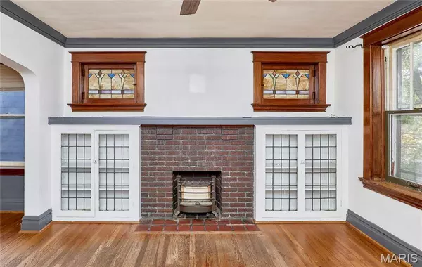 5009 Murdoch AVE, St Louis, MO 63109