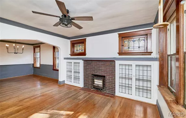 5009 Murdoch AVE, St Louis, MO 63109