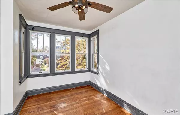 5009 Murdoch AVE, St Louis, MO 63109