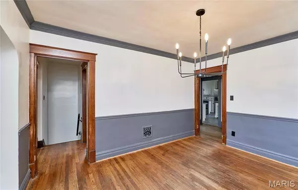 5009 Murdoch AVE, St Louis, MO 63109