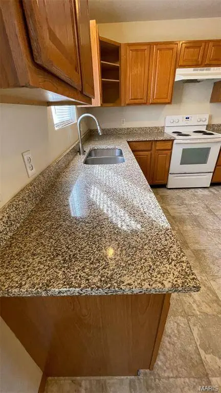 10-12 Kingston DR, Moscow Mills, MO 63362