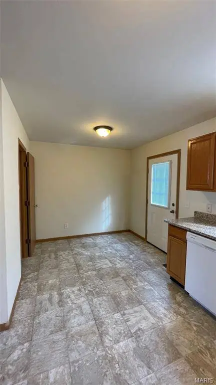 10-12 Kingston DR, Moscow Mills, MO 63362