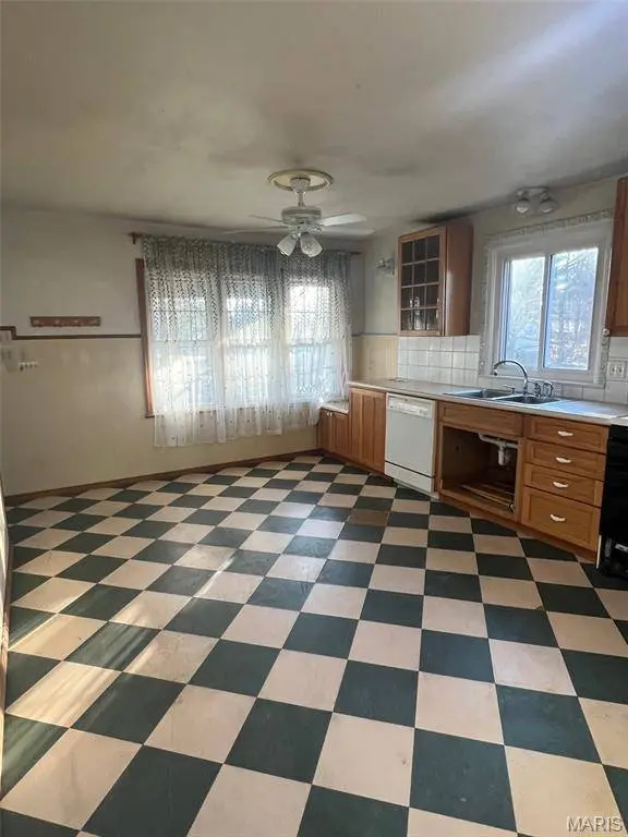 1210 Ruth DR, Kirkwood, MO 63122