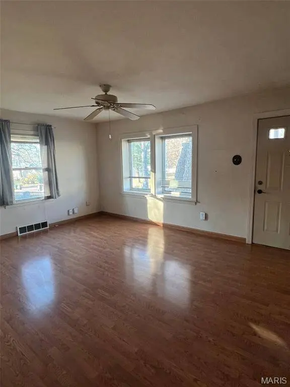 1210 Ruth DR, Kirkwood, MO 63122