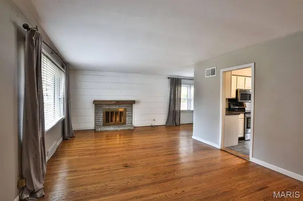 208 Huntleigh DR, St Louis, MO 63122